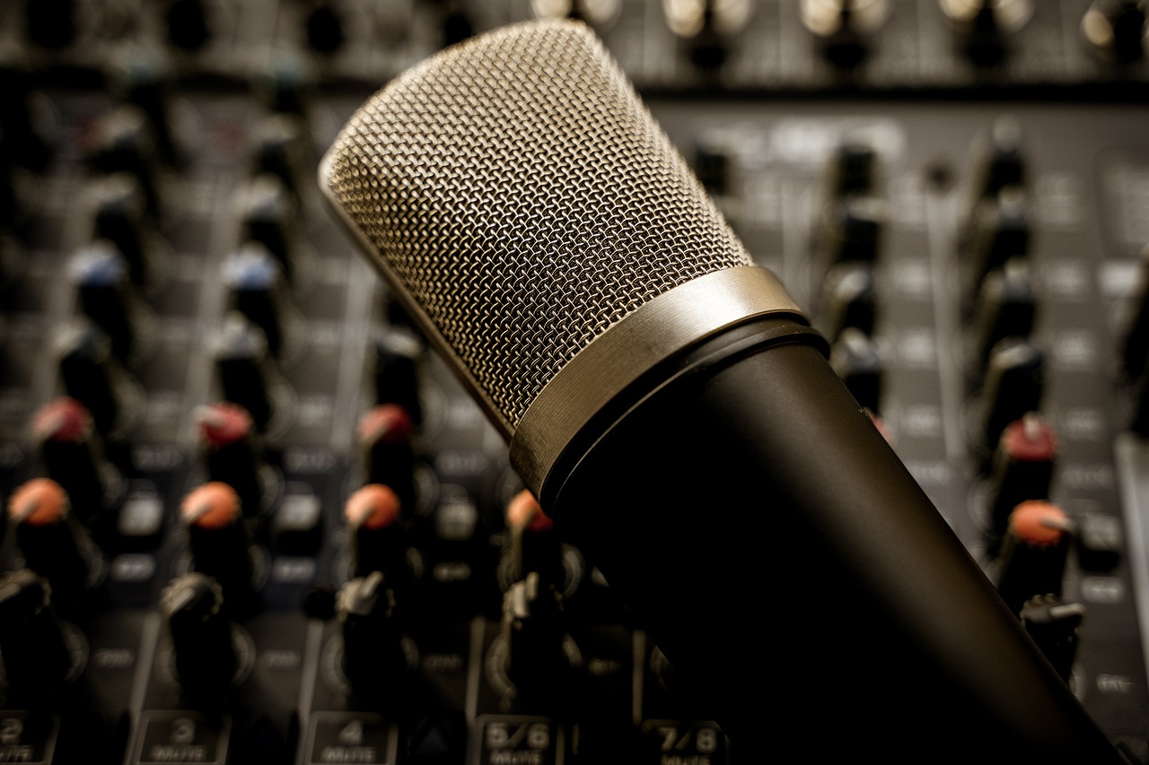 Los 7 mejores micrófonos para grabar tu podcast - ABISMOfm